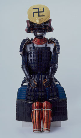 鉄黒漆塗紺糸威異製最上胴具足(新潟県立歴史博物館)
